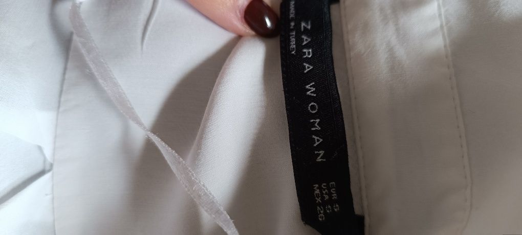 Camisa branca de manga comprida marca Zara. Tamanho S. Usada