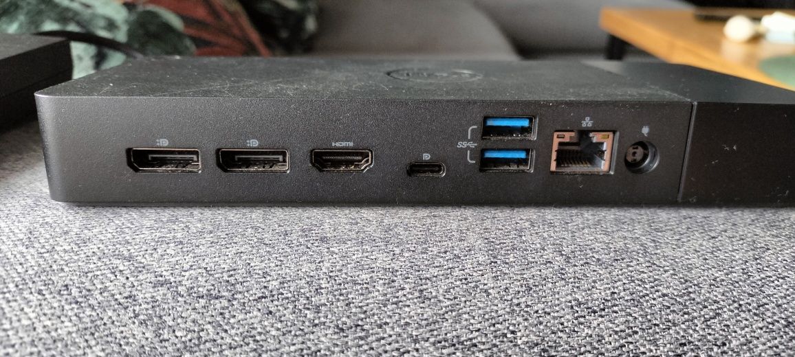 Stacja dokująca Dell WD 19S + zasilacz 130 W