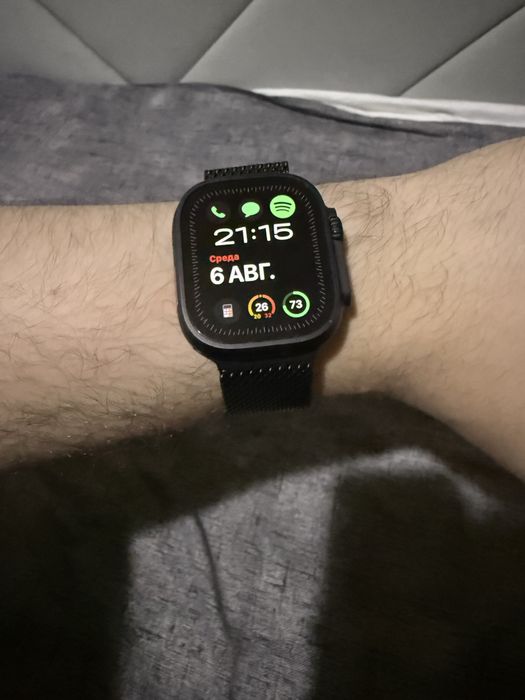 Apple Watch Ultra 2 • Black Titanium 49 мм • Milanese Loop
