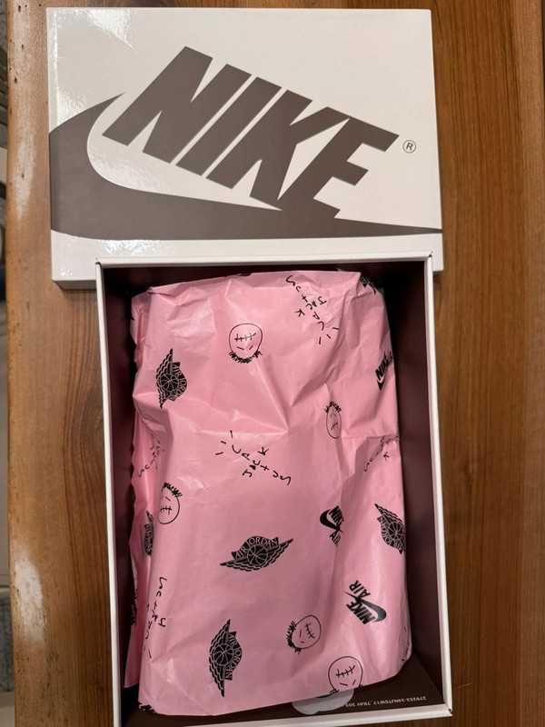 Travis Scott x Jordan Air Jordan 1 Low OG Canary Yellow 43 EU