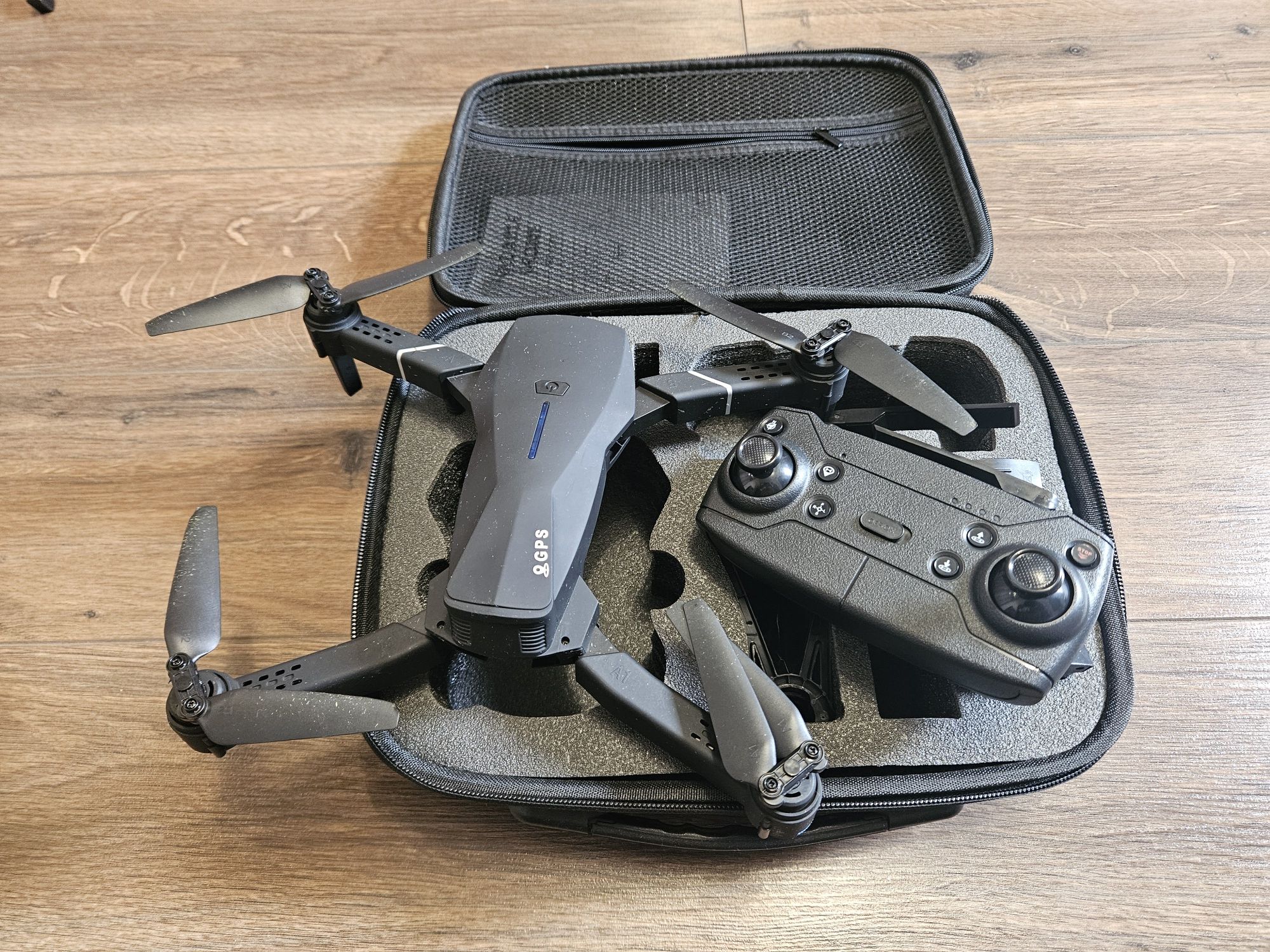Dron 4k 3 baterie