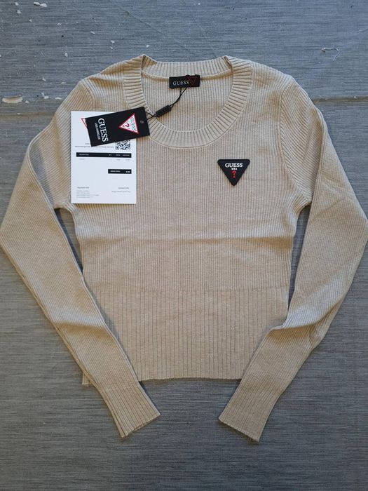 Damski sweterek prążkowany