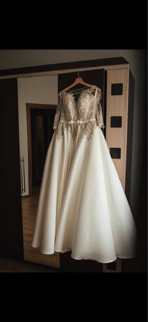 Весільне плаття розмір L 44-48