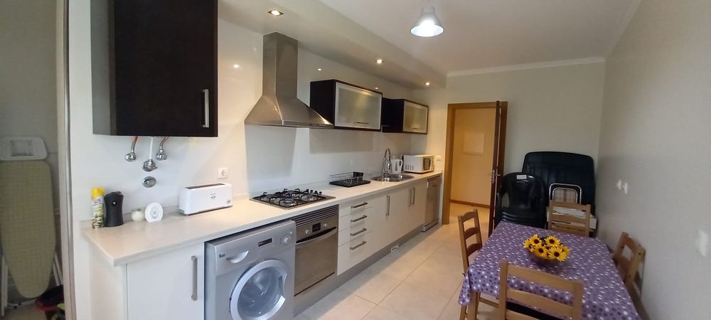 Arrenda-se T3 Espaçoso em Fernão Ferro