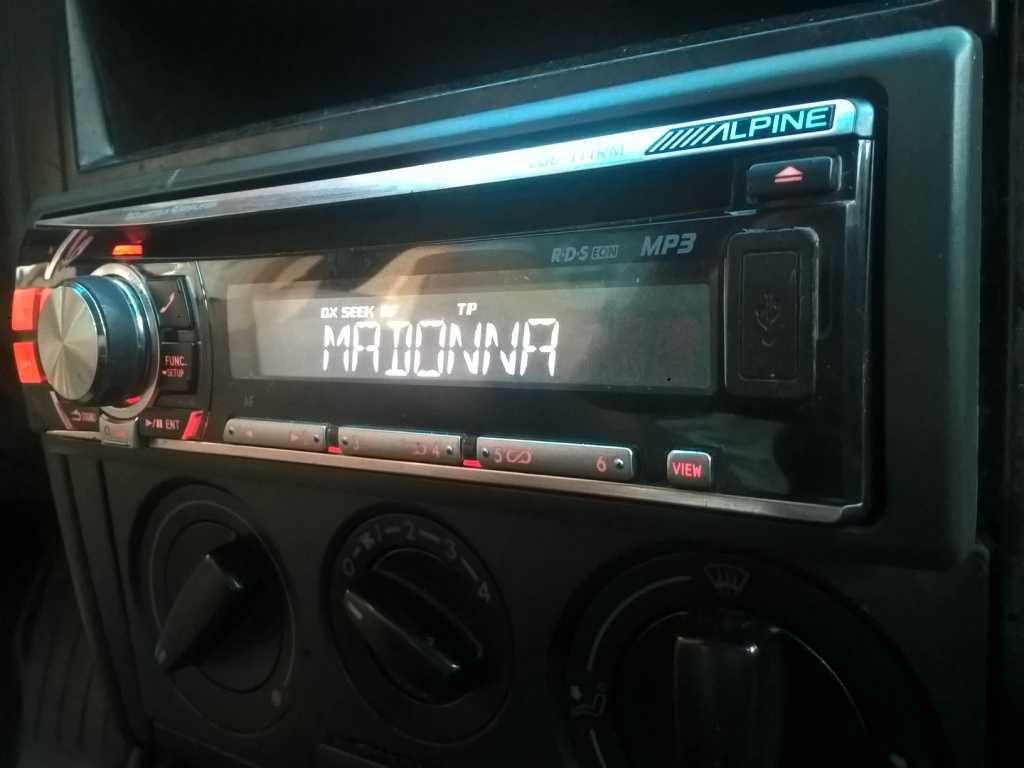 RadioCDText iPod USB ALPINE CDE-111RM 50W MP3 Bass Subw Bluetooth 2RCA