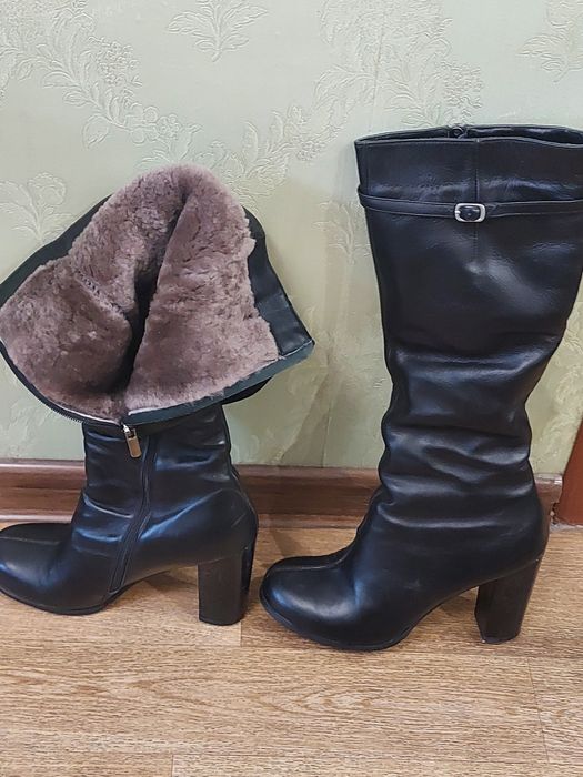 Продам теплые кожаные сапоги