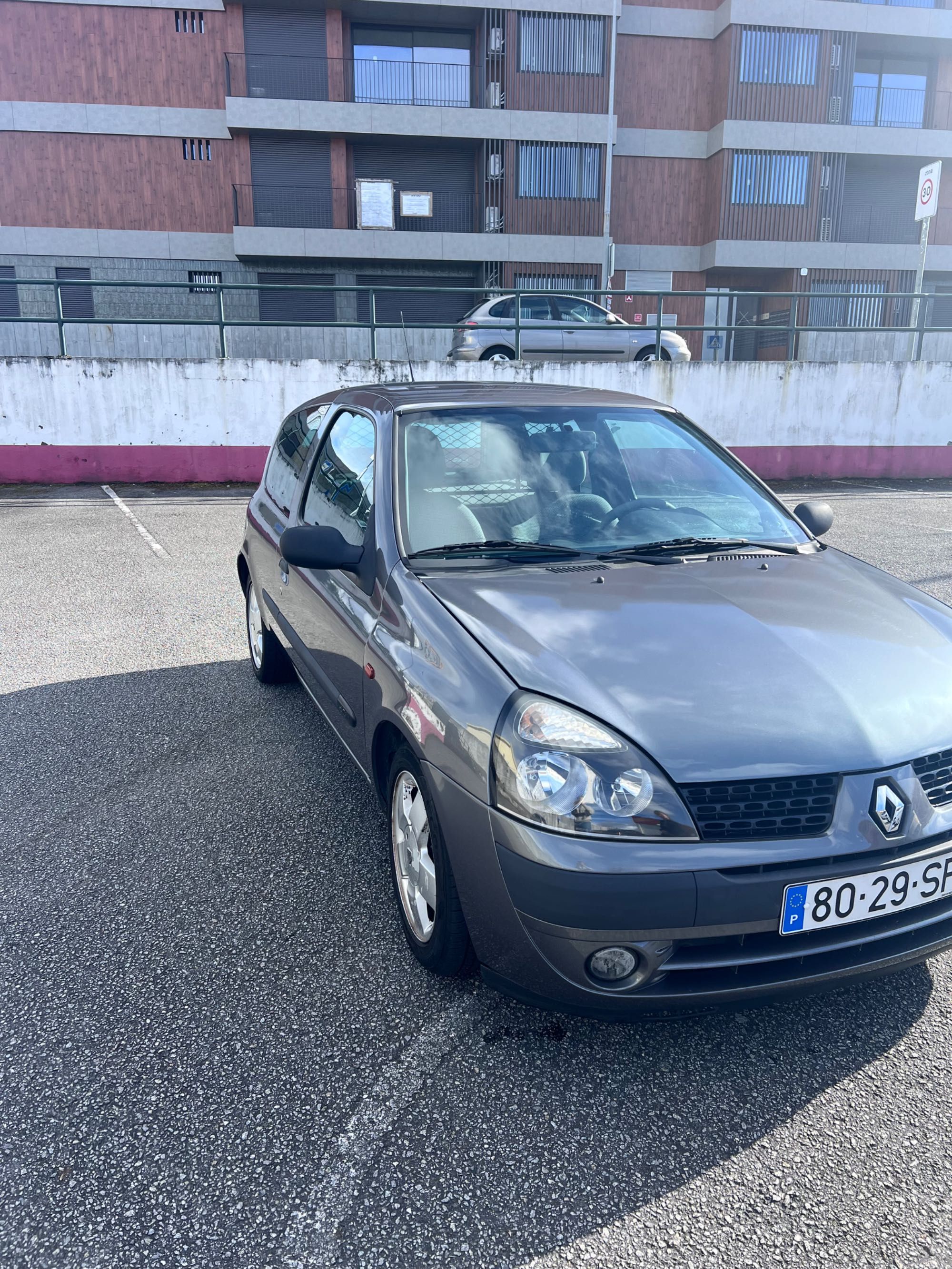 Renault Glio comercial