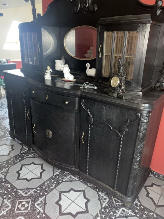 Stary antyczny czarny Kredens