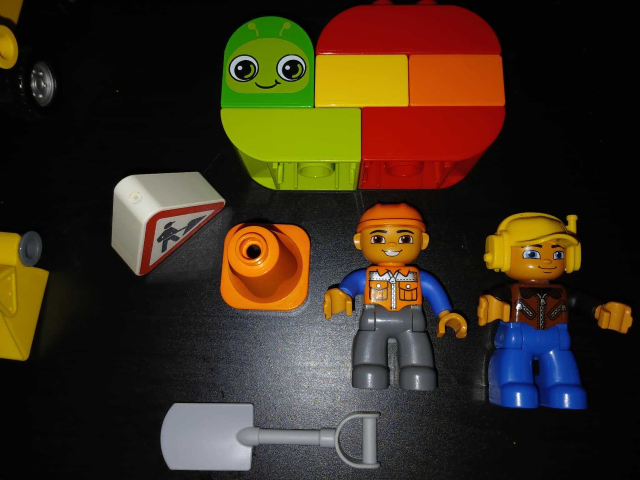 Dziecko robi wyprzedaż lego duplo 50zł