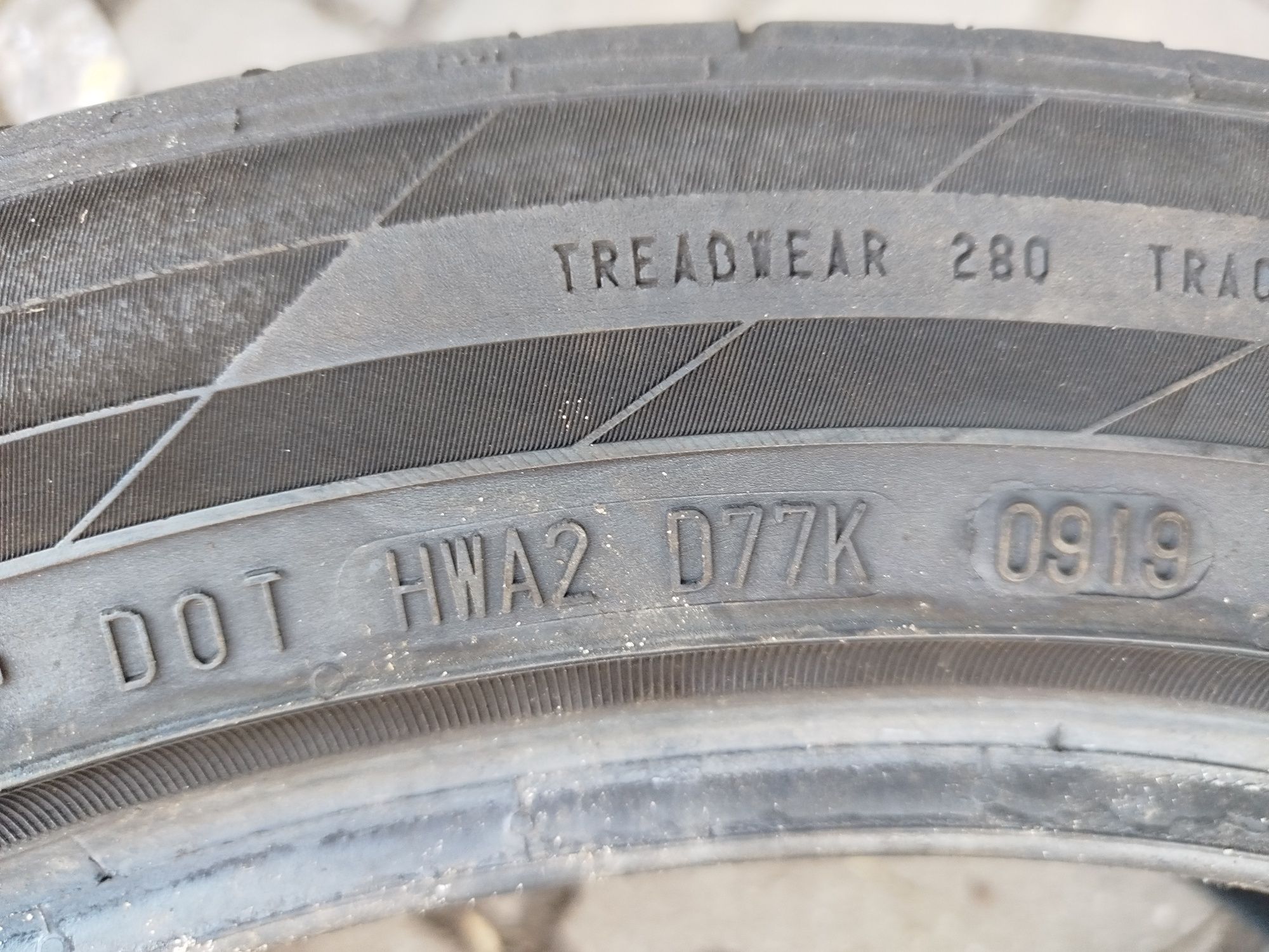Opony letnie Continental 245/45R19