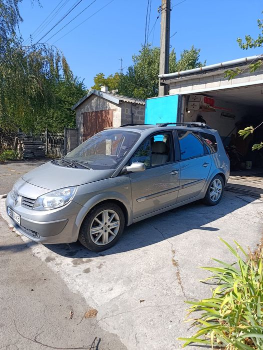 Продам Renault Megan grand scenic 2004