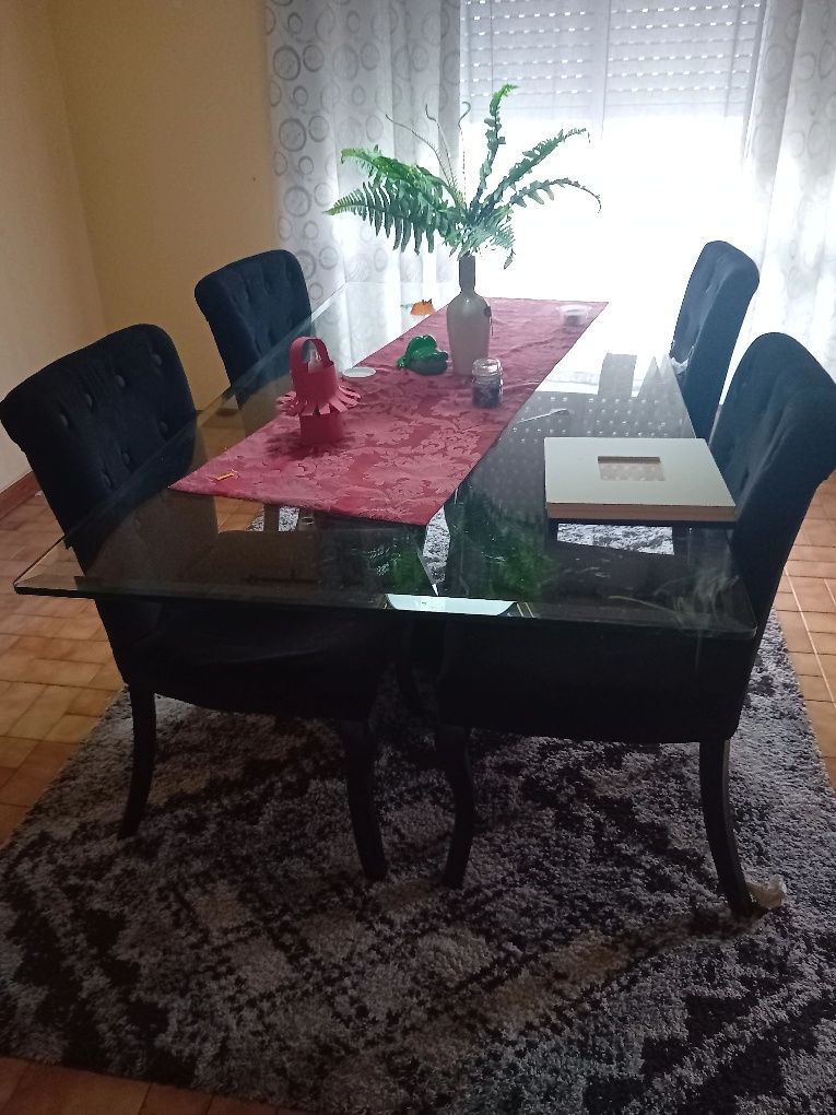 Mesa de vidro + cadeiras