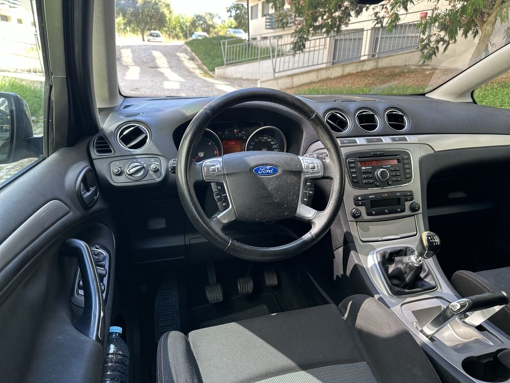 Ford S-Max 2.0 TDCI Titanium 7L (desde 155€ financiamento)