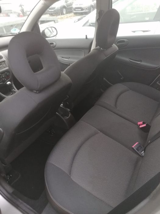Peugeot 2005 rok 206 1,4 benzynka