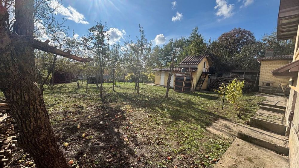 Будинок з садом + город