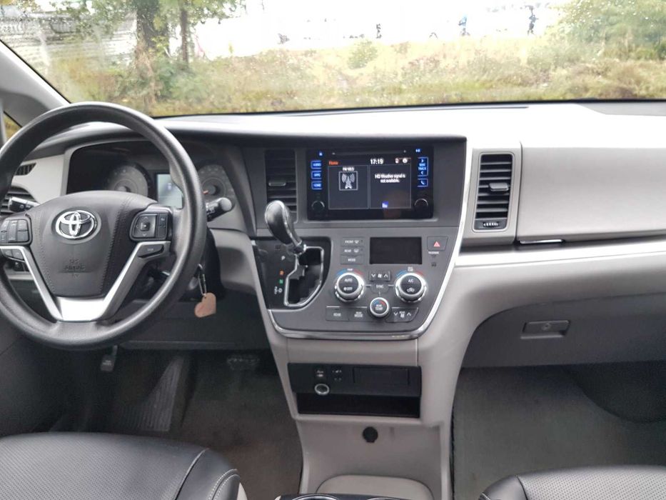 Toyota Sienna 2015год PRESTIGE
