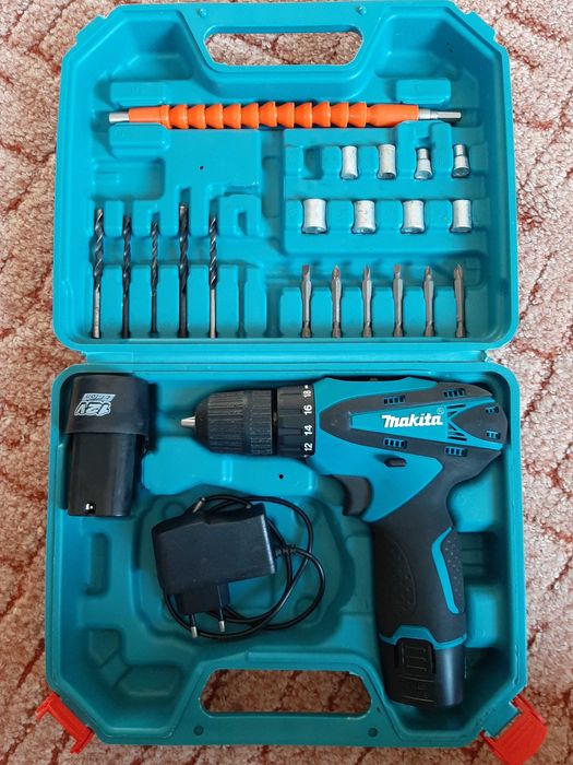 Шуруповерт Makita