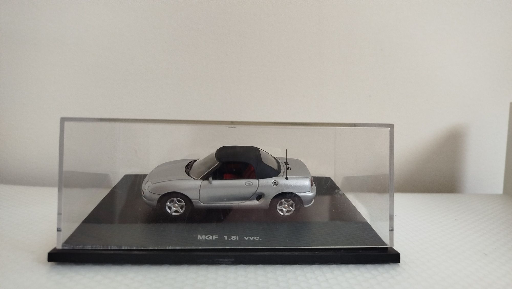 Miniatura MGF 1/43