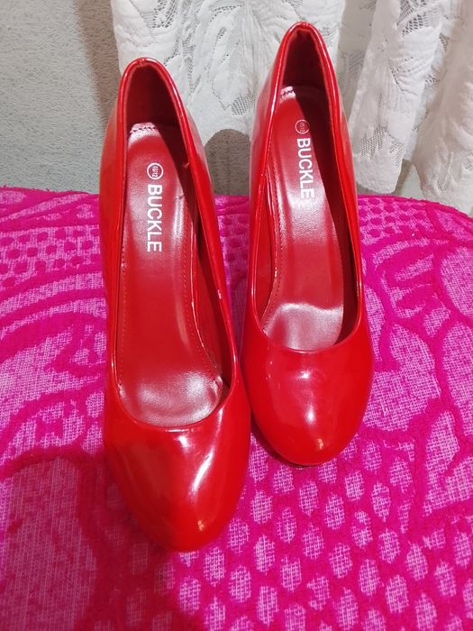 Жіночі туфлі нові