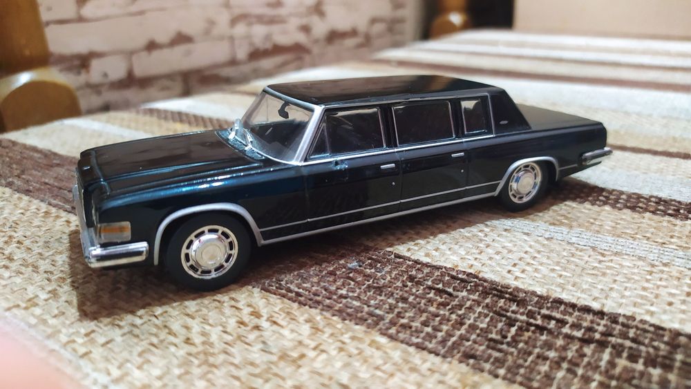 Модель автомобіля ЗІЛ 4104
