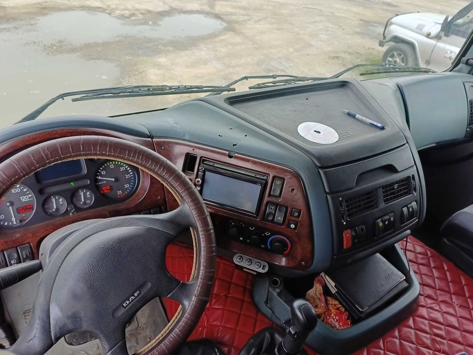 ciągnik siodłowy DAF 95 2005r.