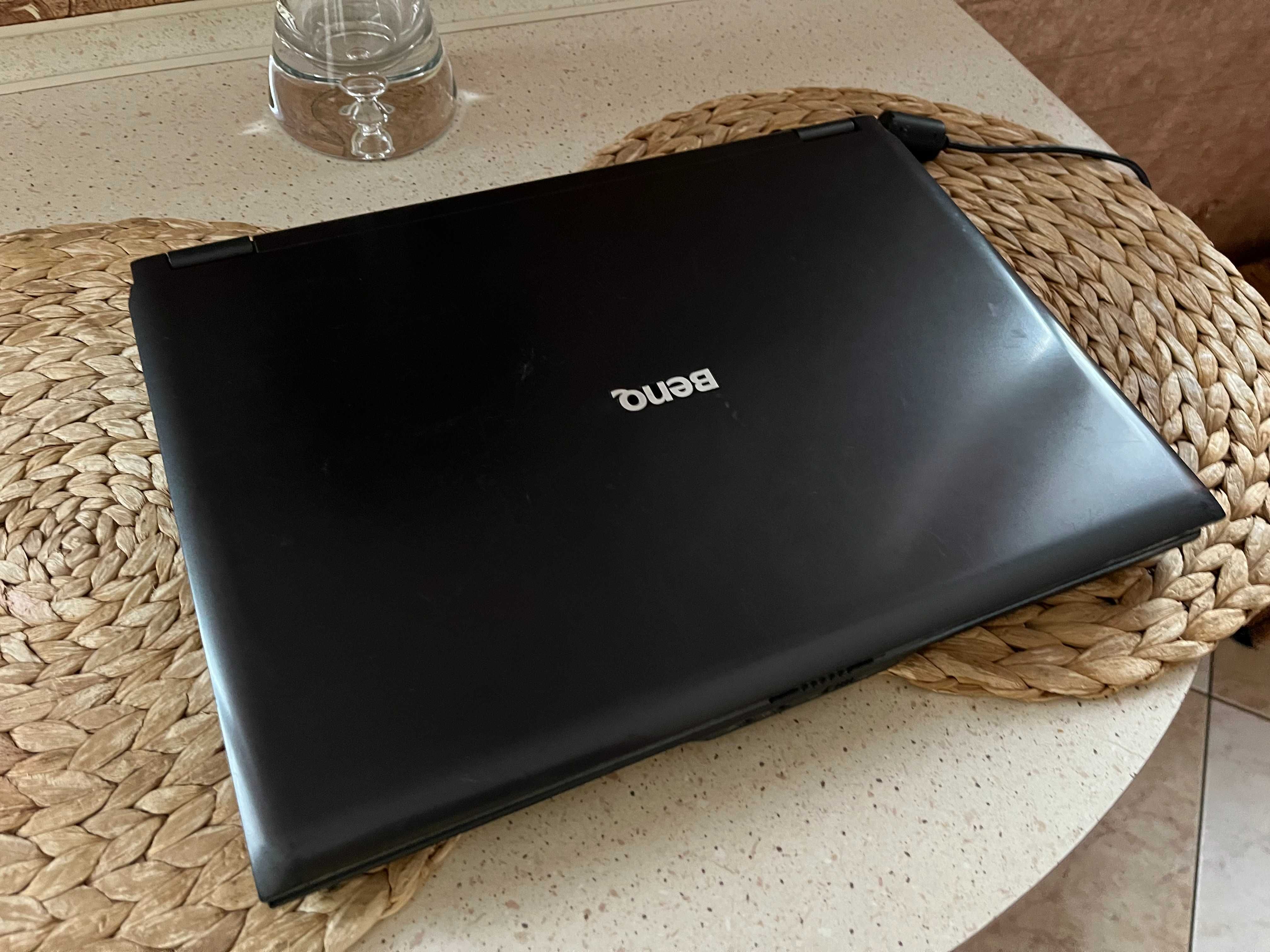 BENQ Joybook A52 Core Duo T2400 1.83 GHZ, 2 GB RAM