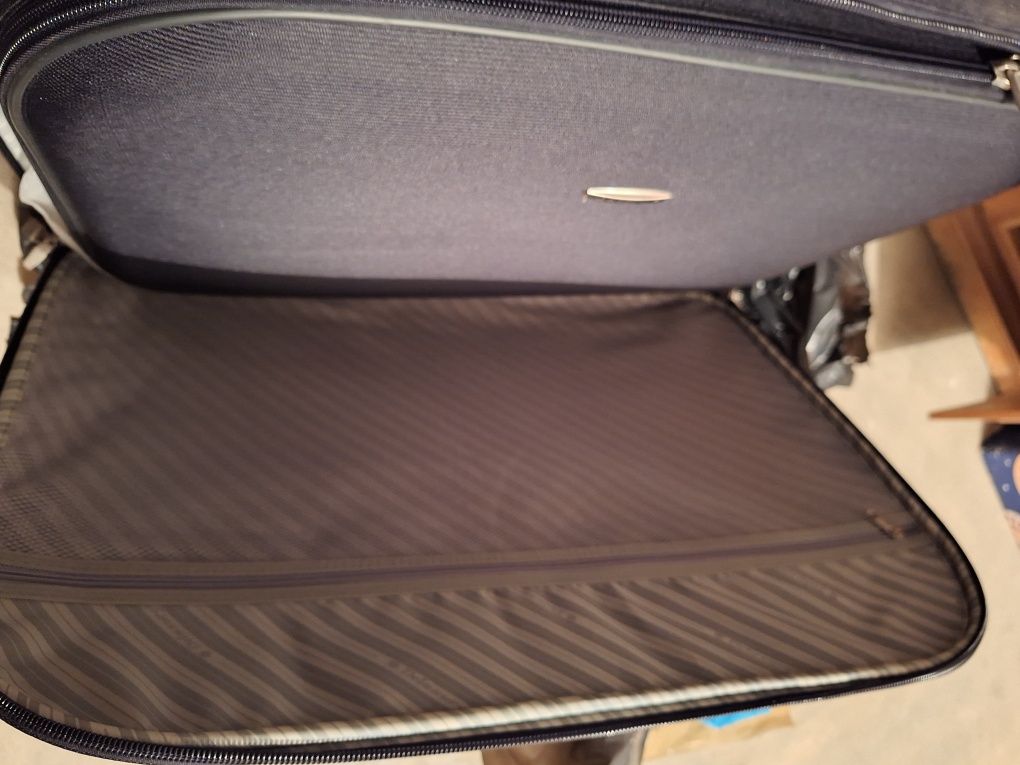 Trolleys de viagem novas