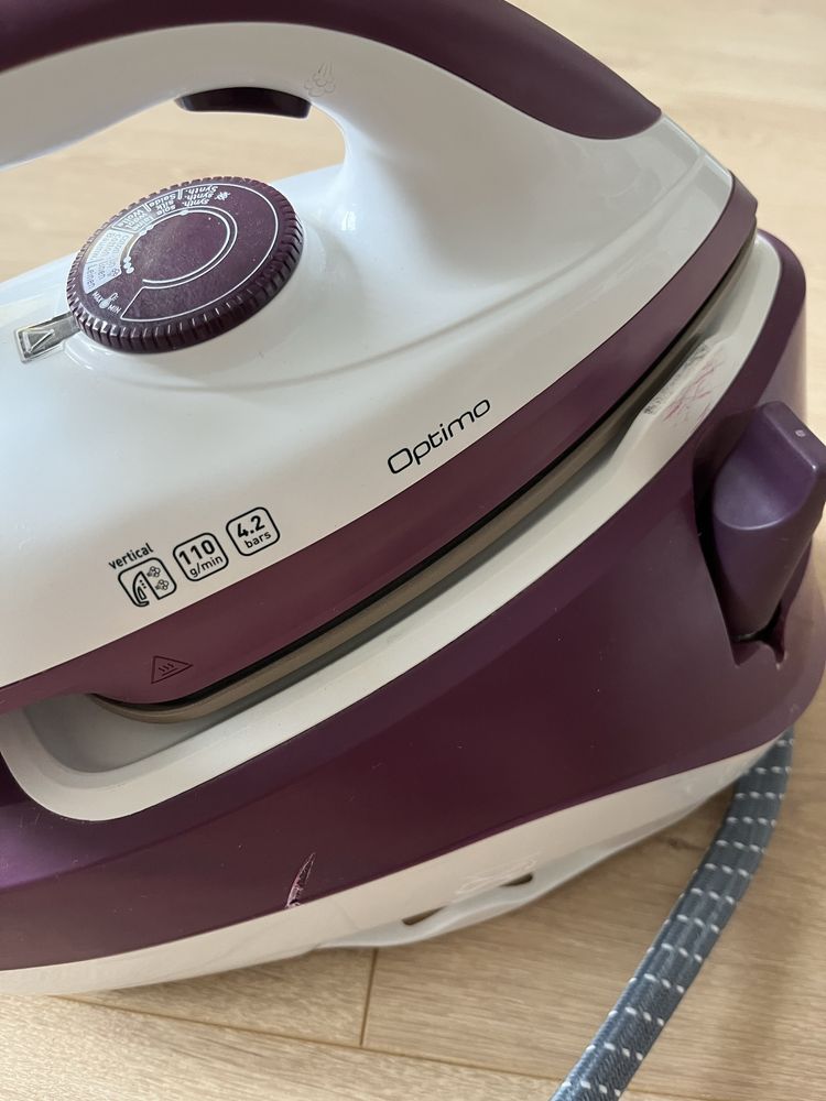 Żelazko z generatorem pary GENERATOR PARY SV8054 TEFAL