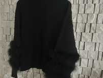 Sweter oversize z piórami