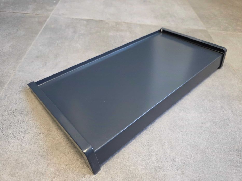 Parapety aluminiowe antracyt grubość 1 mm dostępne od ręki
