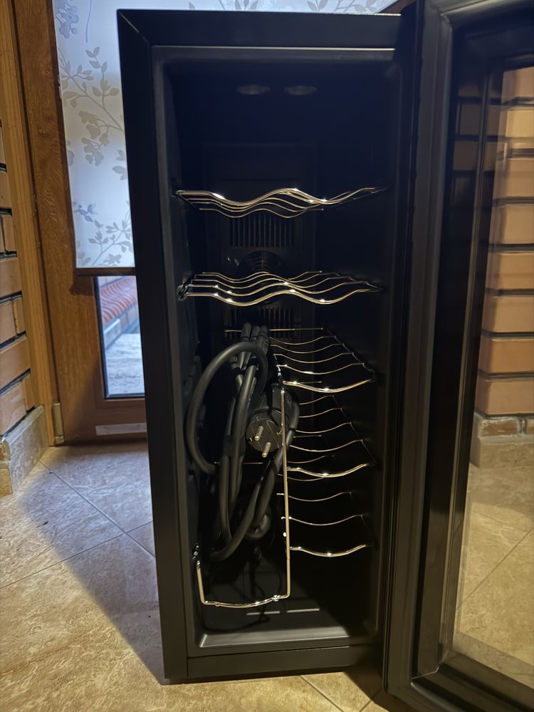 Винна шафа Philco PW12F 65см/12 пляшок