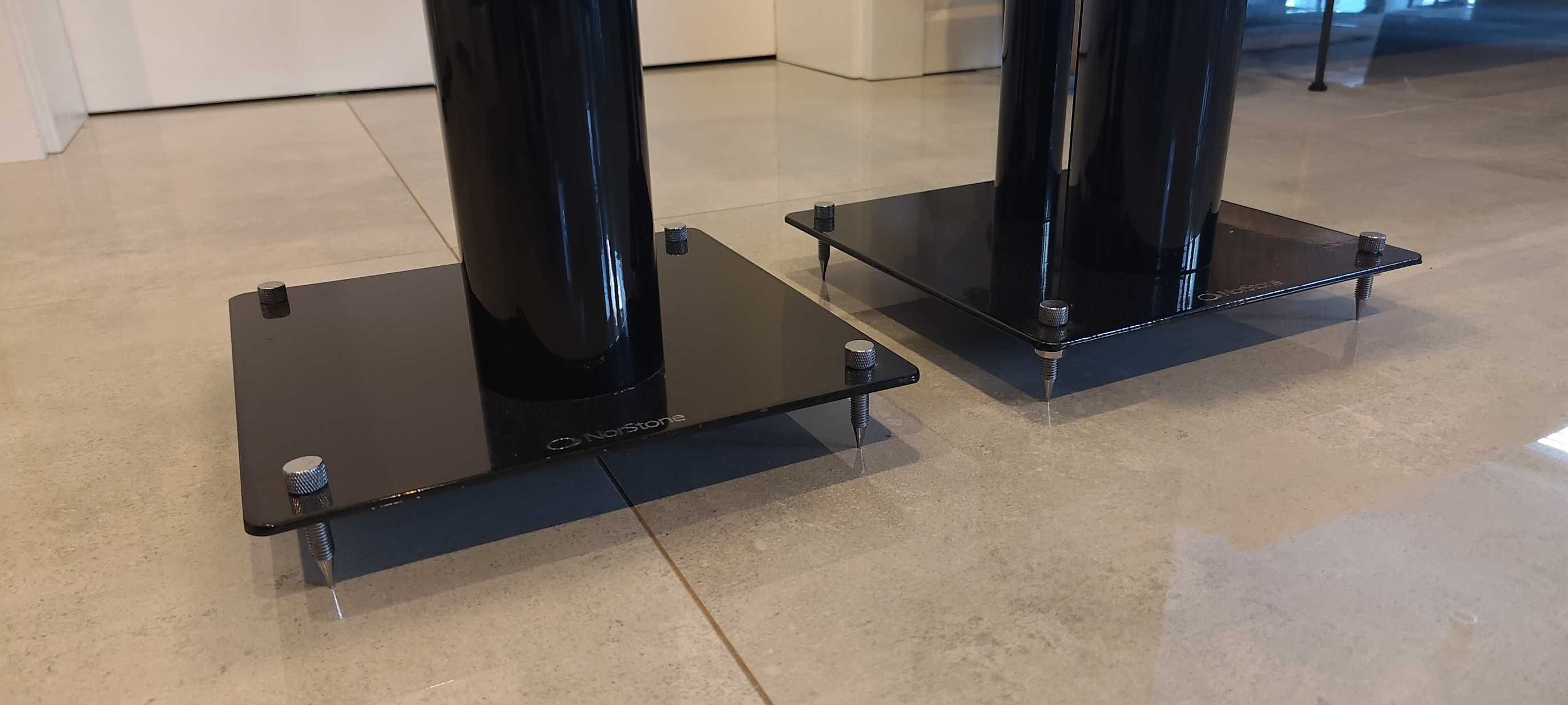 Standy podstawki pod kolumny Norstone