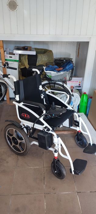 Wózek inwalidzki elektryczny