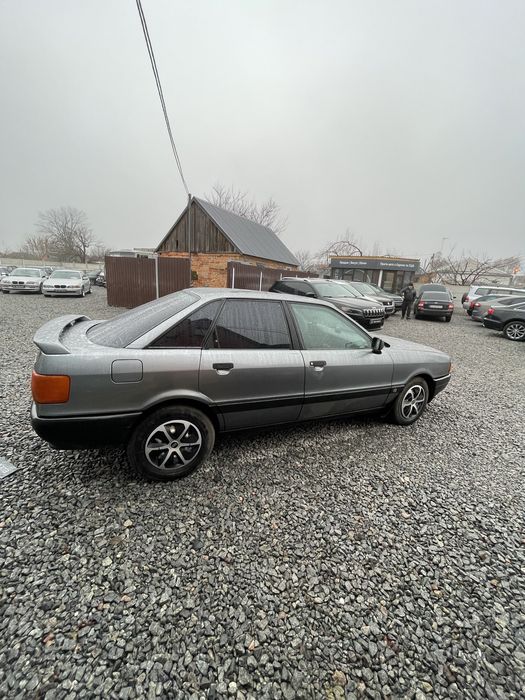 Audi 80 відреставрована