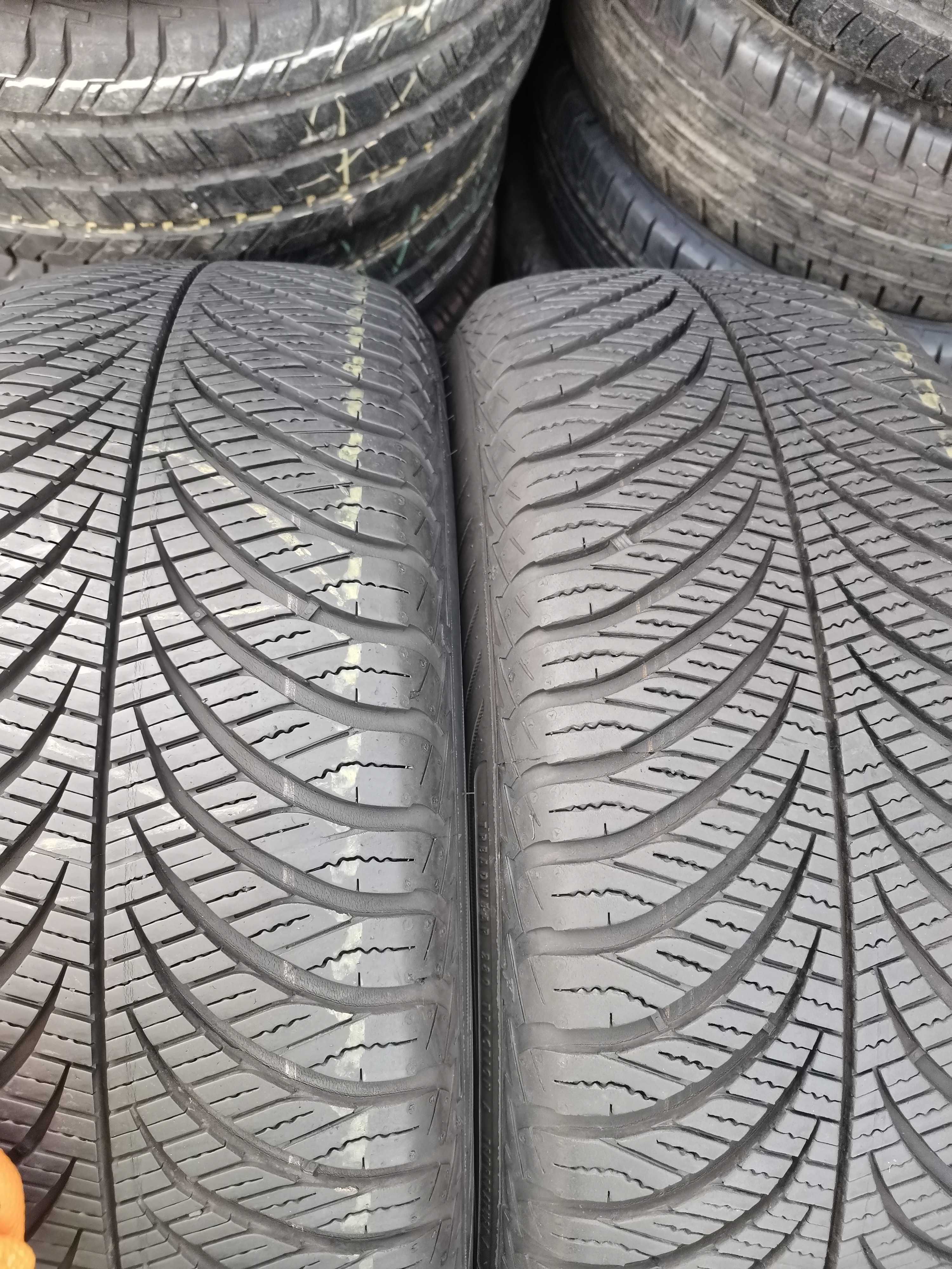 wielosezon Goodyear 215/55/17 z 2020r 7mm 2szt