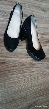 Продам женские туфли 39 р