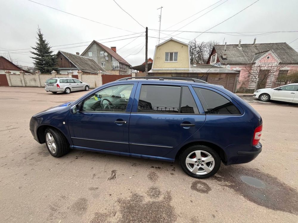 Продам автомобіль Шкода фабія 1