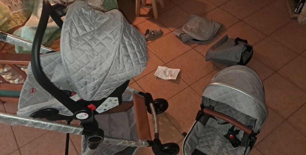 Carrinho bebé novo