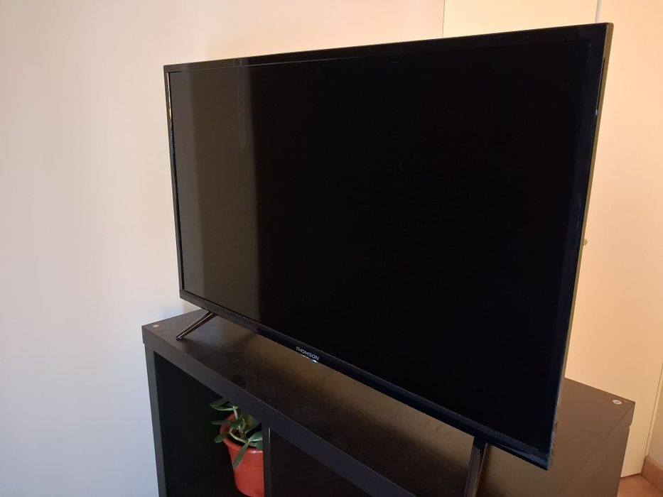 Vendo T V Thompson 32 polegadas