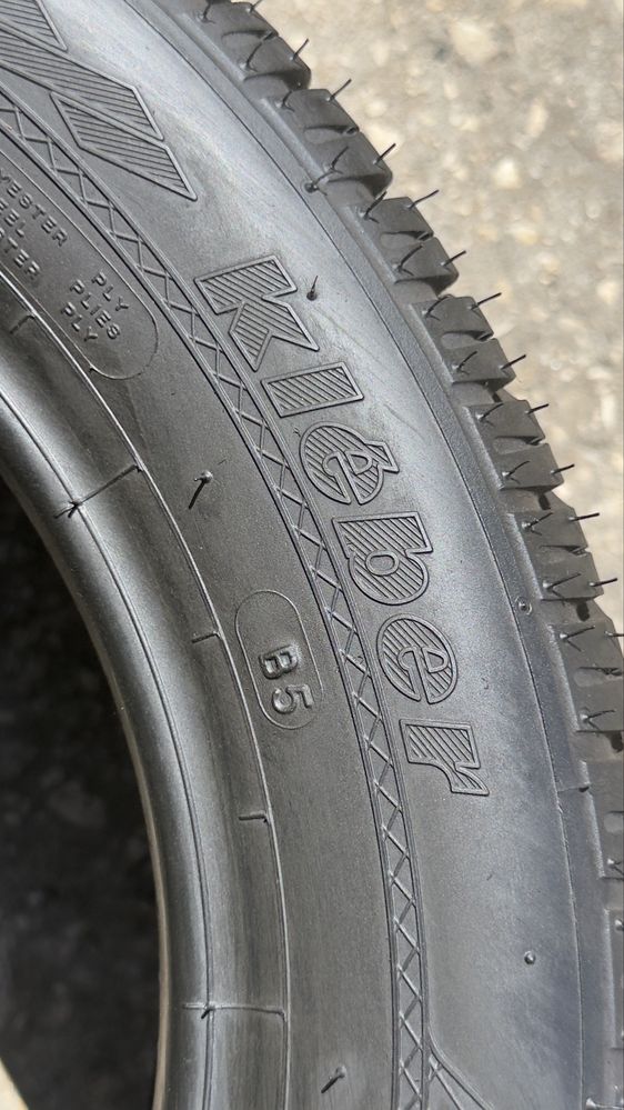 Pneus 135/70r13 Kléber Niaxer com 75% piso