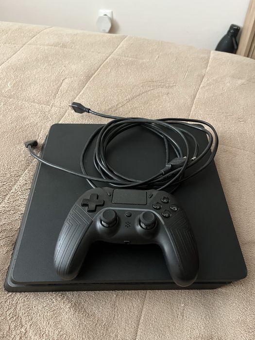 Playstation 4 em ótimo estado