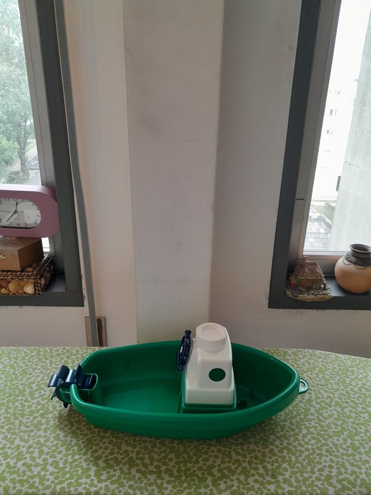Vendo Barco de Brincar para Criança muito bonito como novo