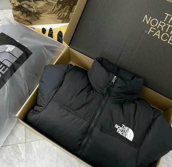 Czarna-kurtka -ITNFI- NorthFace-700-Rozmiary-M