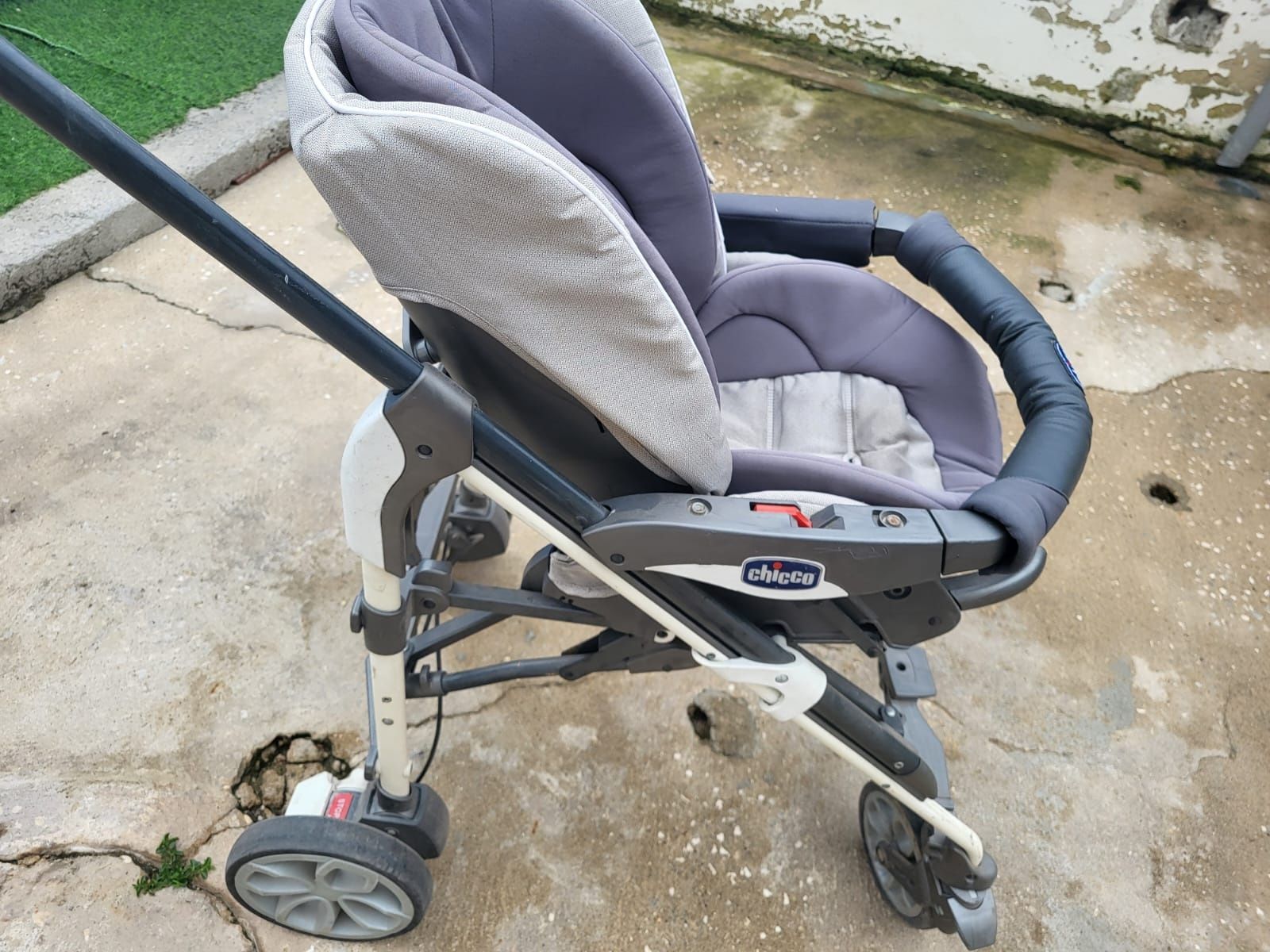 Carrinho de bebe trio da chicco