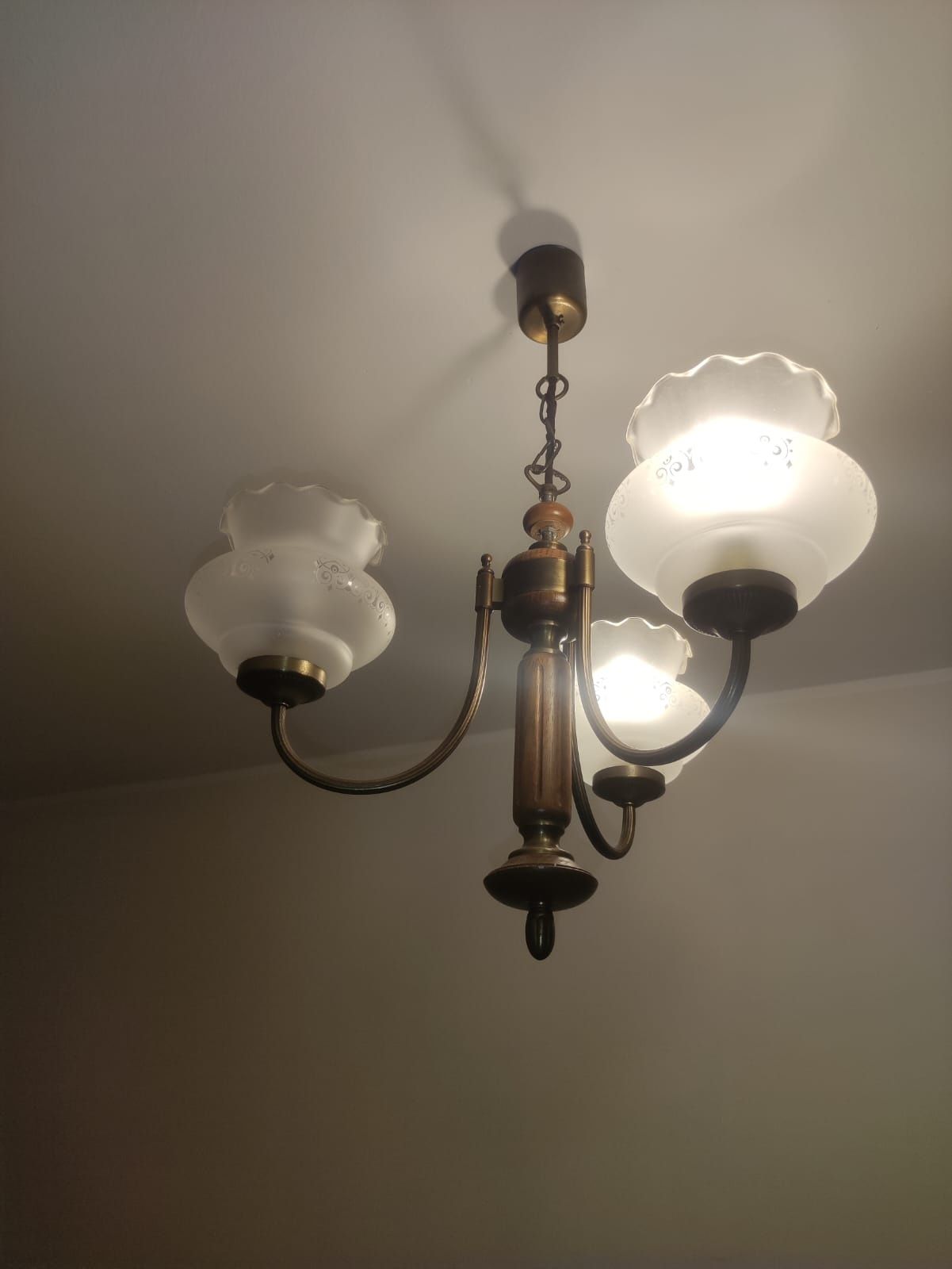 Lampa żyrandol wiszący klasyczny drewno retro