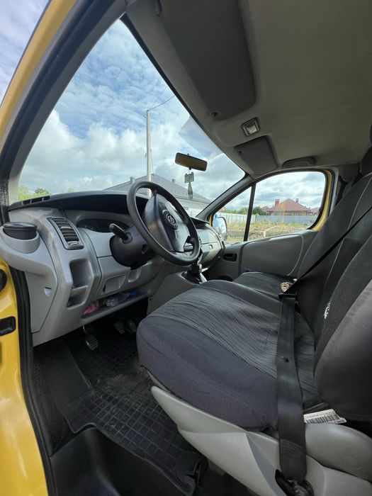Opel vivaro 2.0 2008
