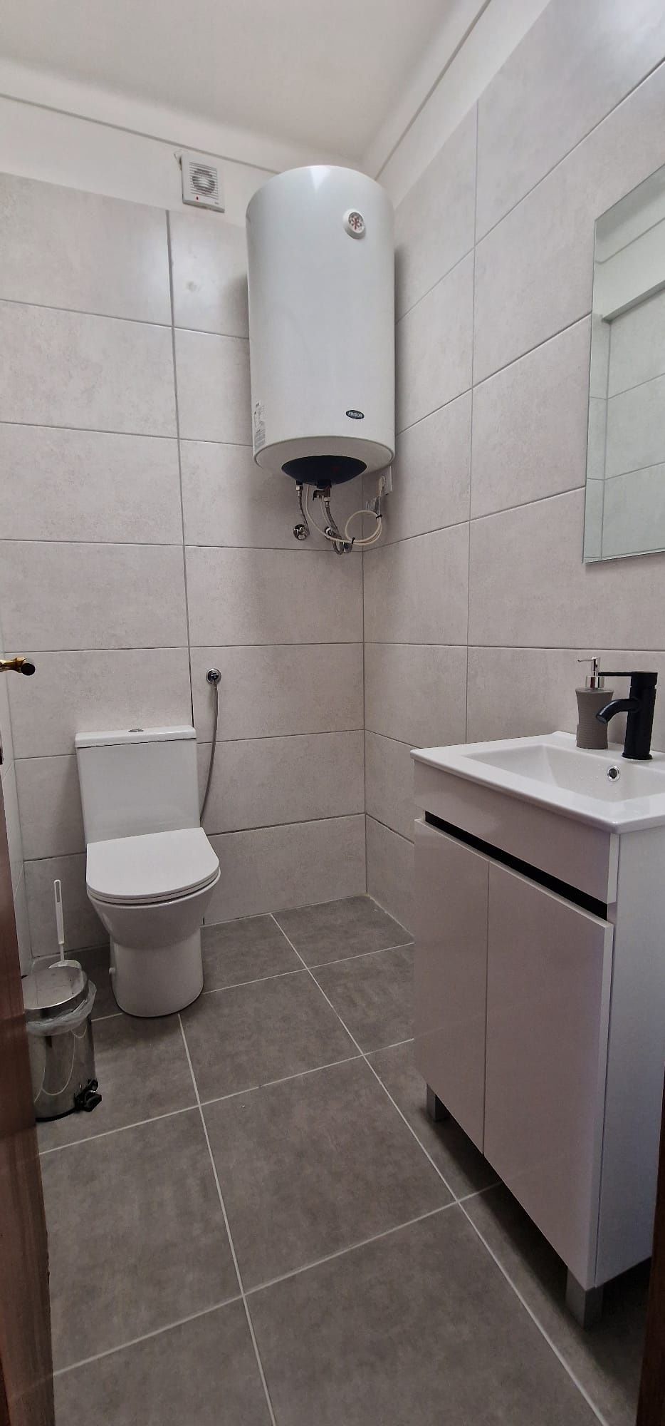Apartamento t3 com arrecadação renovado