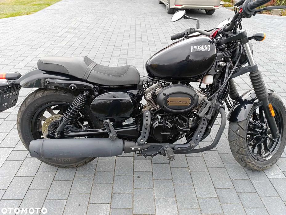 Hyosung GV 125s Bobber