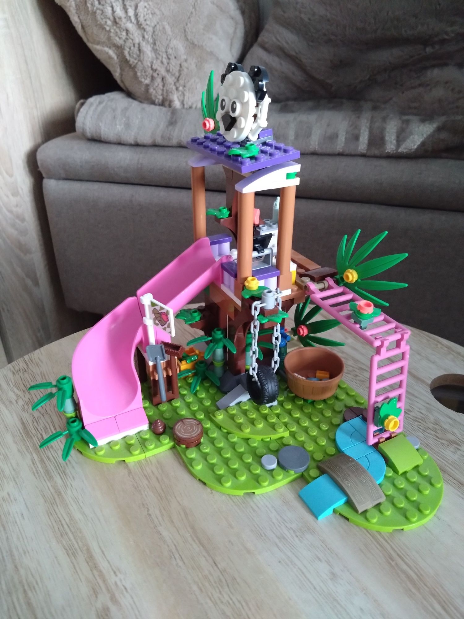 LEGO Friends 41422, domek pand na drzewie