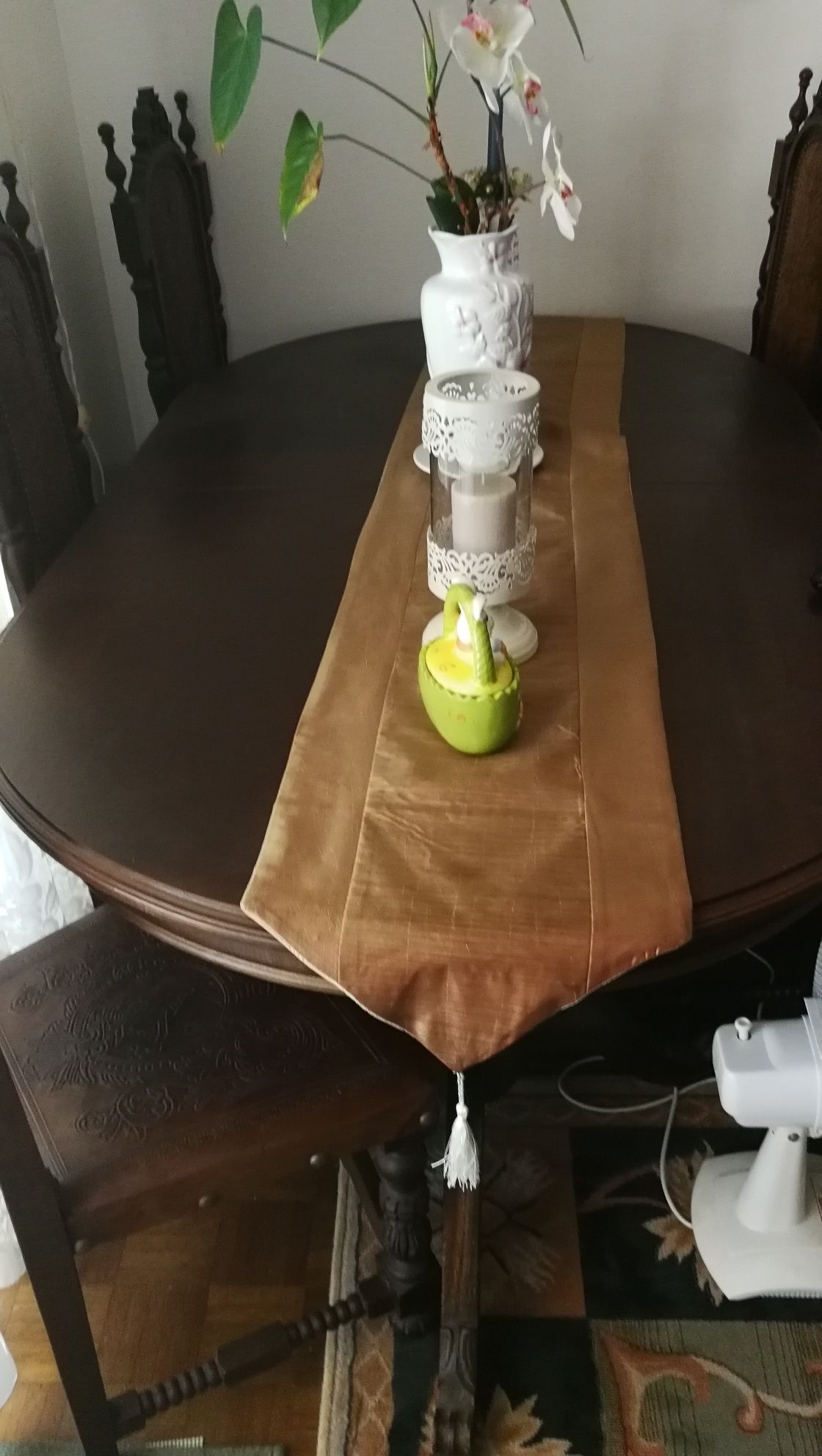 Mesa de jantar e 6 cadeiras